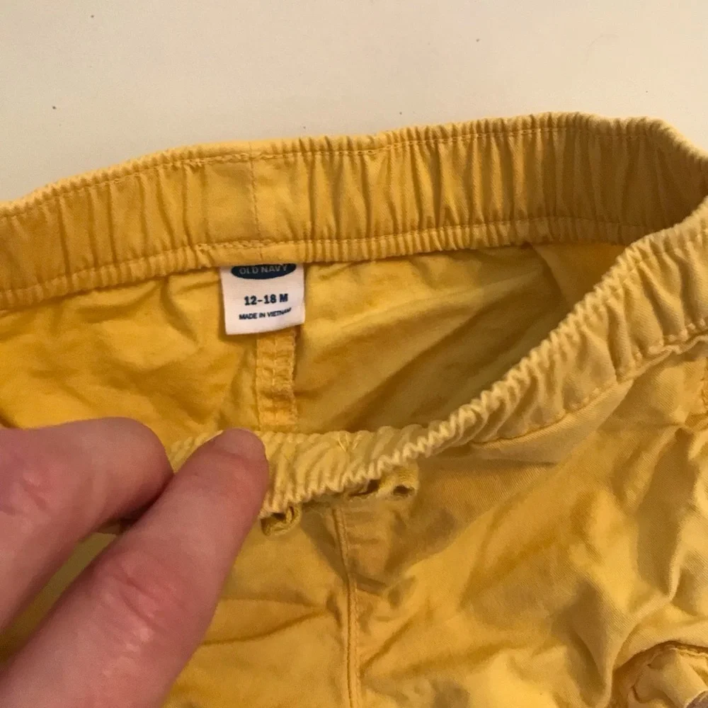 5/$25 Baby Girl Ruffle Yellow Shorts • Ruffled • Pockets • Elastic
